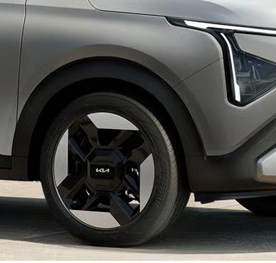 Kia Carens Clavis EV Exterior Alloy Wheels